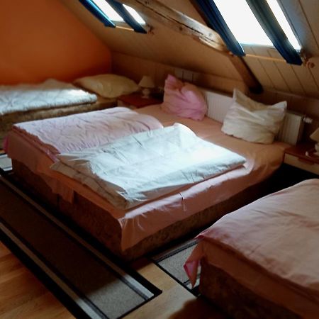 Uebernachtungszimmer 2 シュレッタウ エクステリア 写真
