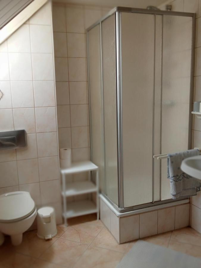 Uebernachtungszimmer 2 シュレッタウ エクステリア 写真