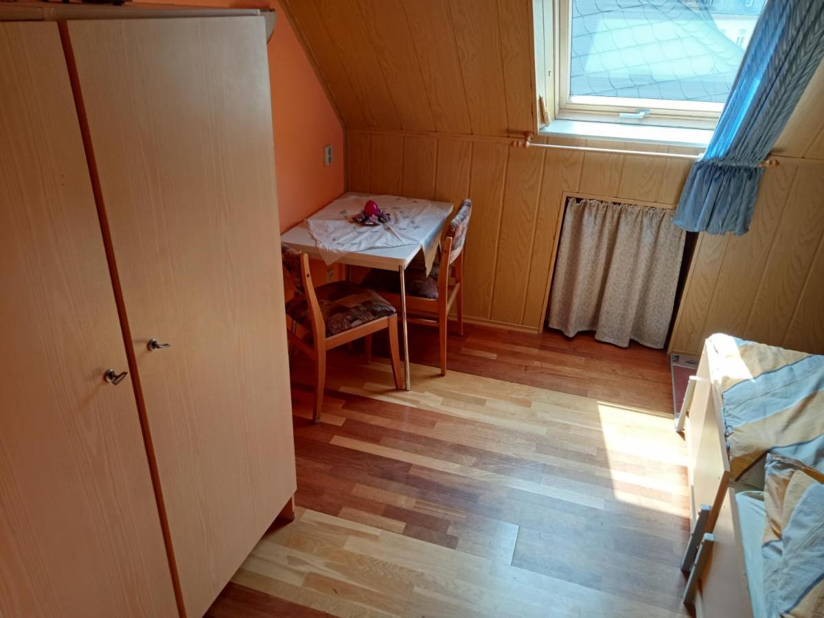 Uebernachtungszimmer 2 シュレッタウ エクステリア 写真
